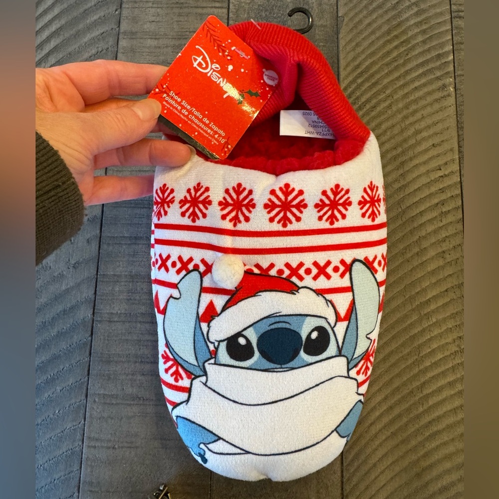 Disney - Stitch Christmas Cozy Slippers Socks Women’s Size 9-11 (NWT)